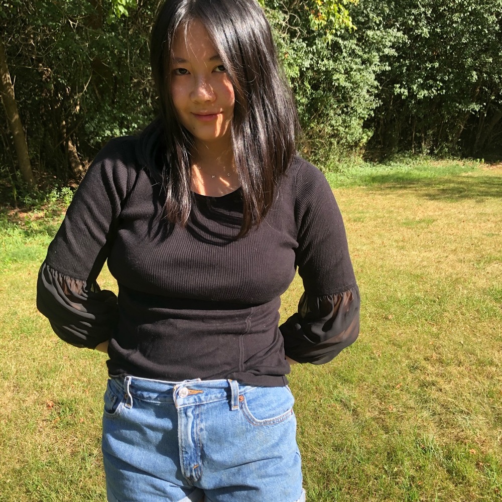 Black puff sleeve top